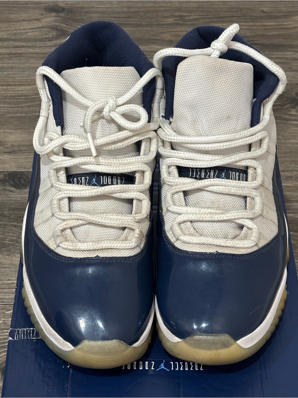 Air Jordan 11 Retro in White/University Blue